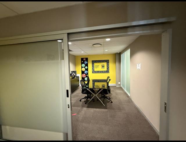 381M² OFFICE TO LET IN CLAREMONT
